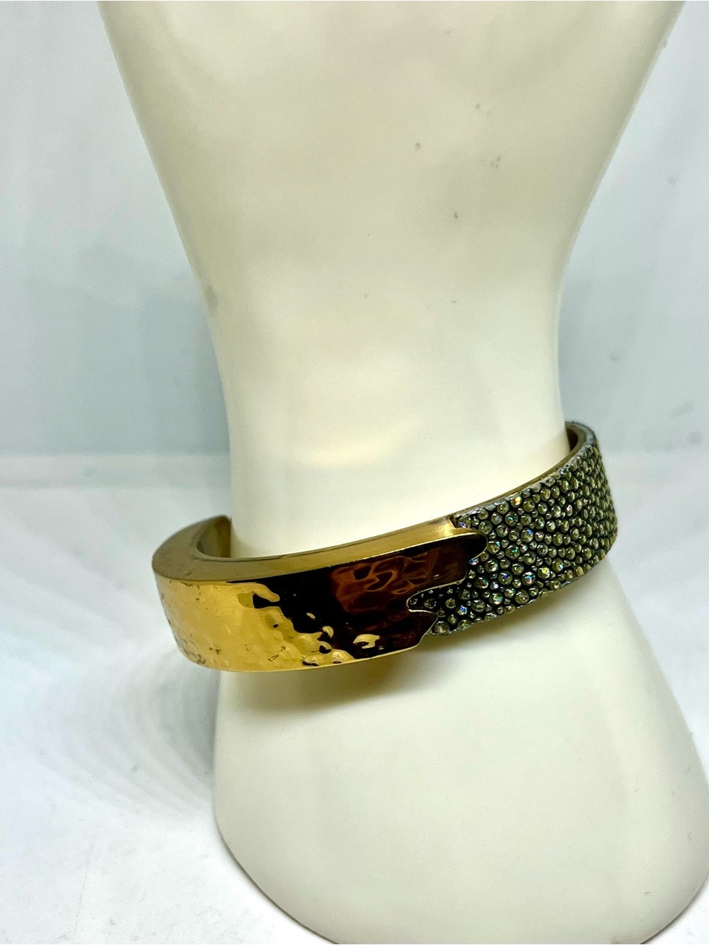 Dallas Stingray Rustic Cuff - Picture 3 of 5